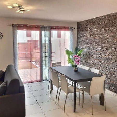 Confortable Climatisee Avec Terrasse Pour 8 Personnes Serignan